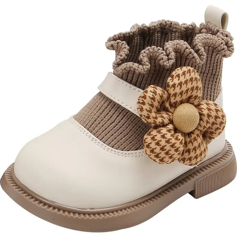 Stilvolle Mädchen Stiefel mit Blumenapplikation – Bequem und Modisch