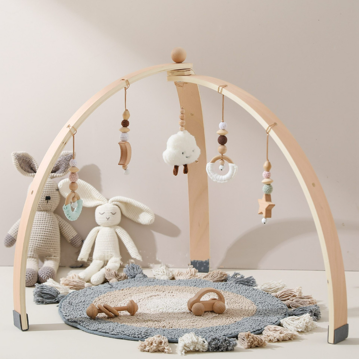 Baby Aktivitätsbogen aus Holz – Mit Hängespielzeugen für Babys