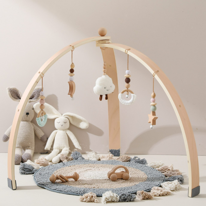Baby Aktivitätsbogen aus Holz – Mit Hängespielzeugen für Babys