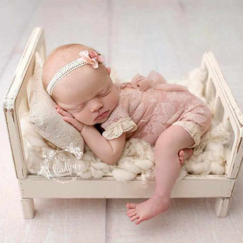 Holzbett für Neugeborenen Fotoshooting – Vintage Babybett Requisite für Fotografie