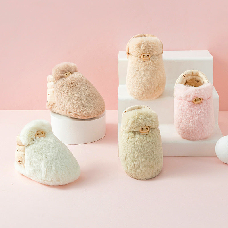 Flauschige Sockenschuhe für Babys