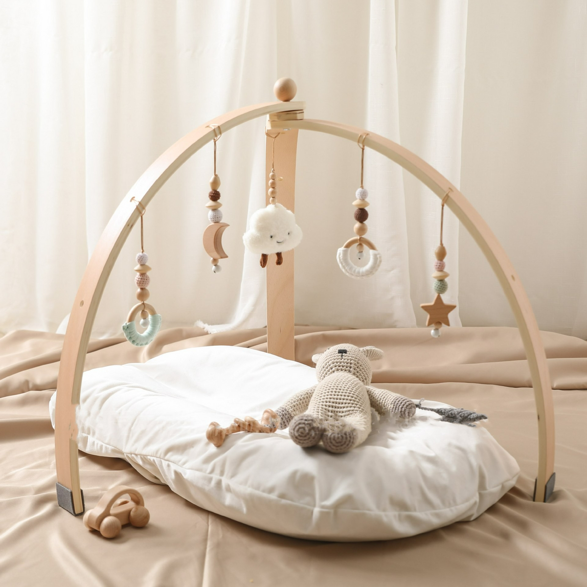 Baby Aktivitätsbogen aus Holz – Mit Hängespielzeugen für Babys