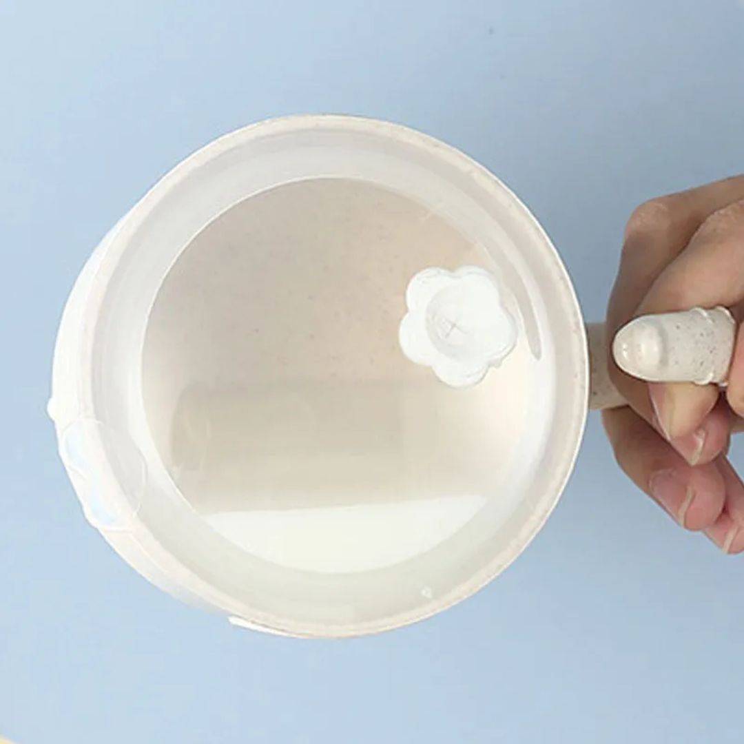 Kinder Trinkbecher mit Strohhalm