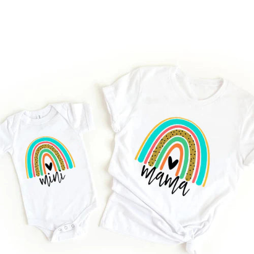 Mama & Tochter - Passendes T-Shirt & Strampler im Regenbogen-Design