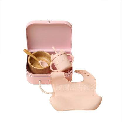 Niedlicher Baby Geschenkkorb
