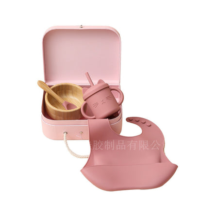 Niedlicher Baby Geschenkkorb