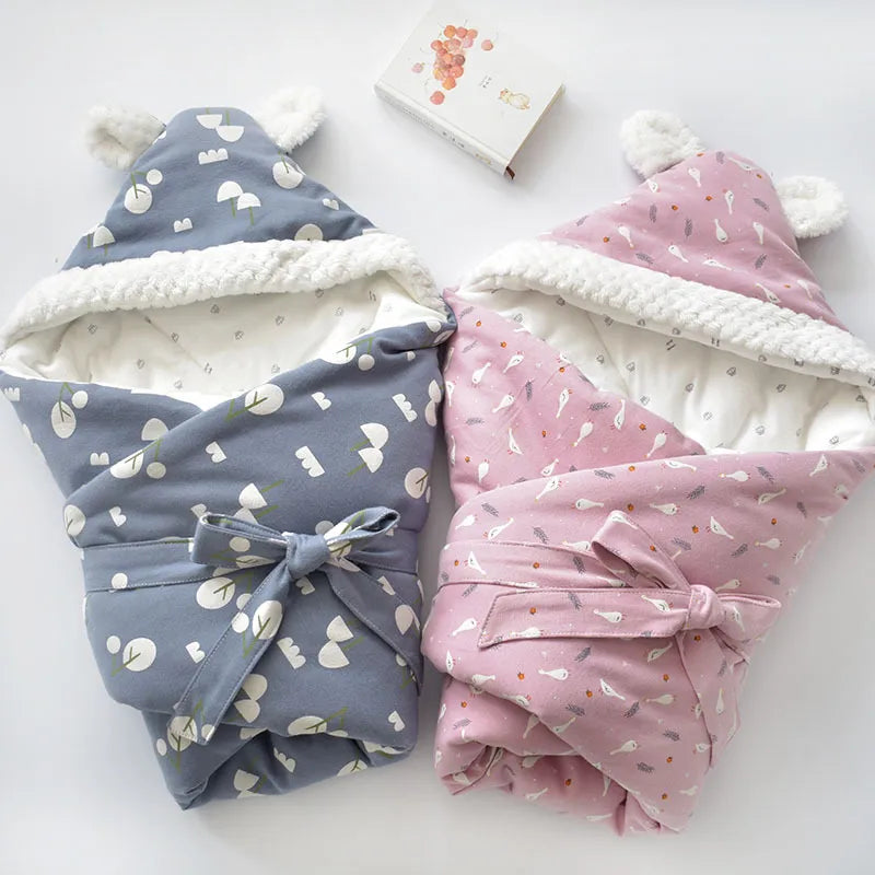 Baby Einschlagdecke mit Kapuze – Kuschelige Decke mit Ohren & Fleece
