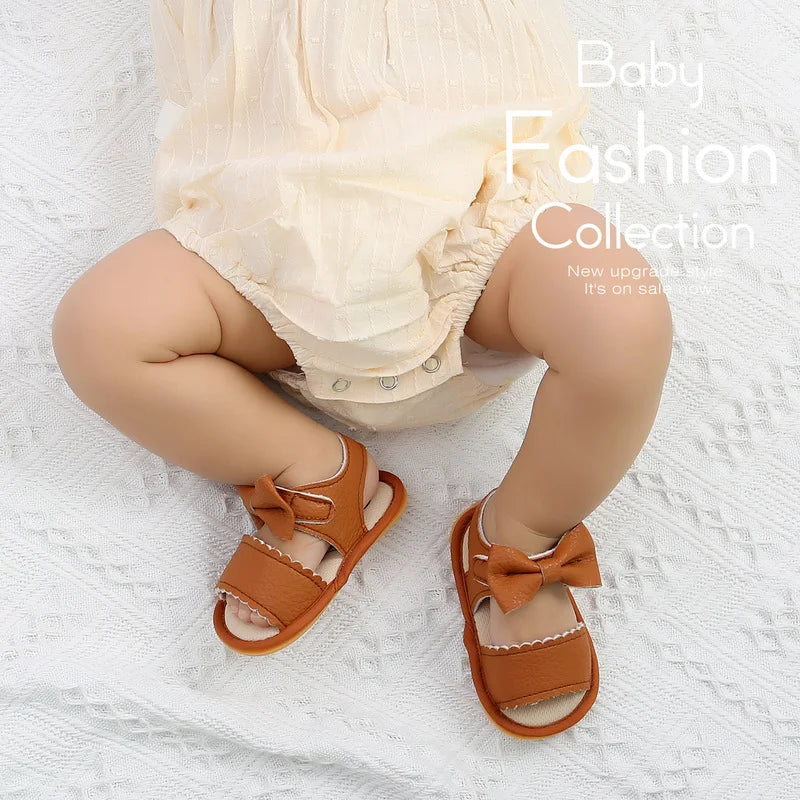 Soft Fit – Kinder Sandalen mit Schleifen in Weiß, Rosa und Schwarz