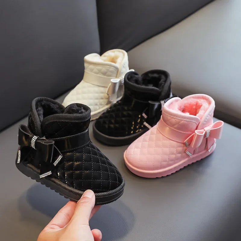 Warm & Rutschfest – Mädchen Schneestiefel