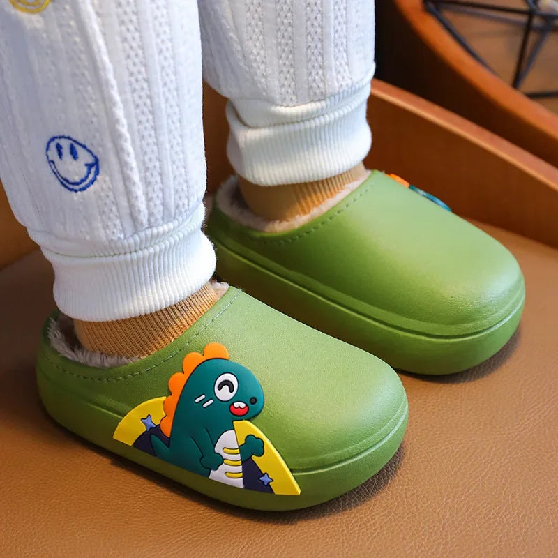 Wasserdichtes Design für Kinder – Lustige Hausschuhe mit Dino und Hasenmotiven