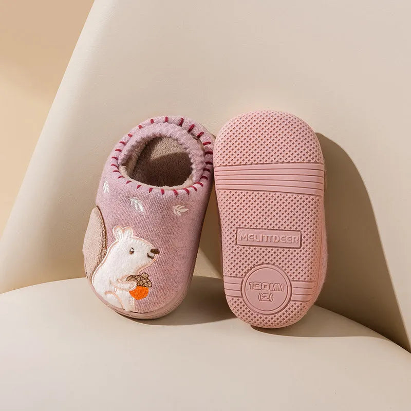Lustige Cartoon-Hausschuhe für Kinder mit Bärenmotiv – Bequeme und warme Fleece-Slipper