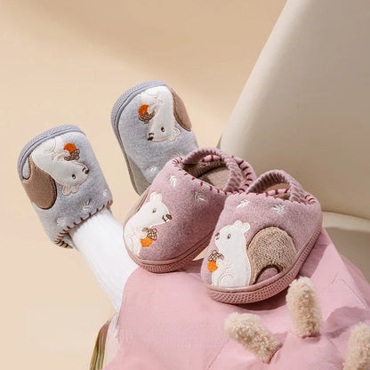Lustige Cartoon-Hausschuhe für Kinder mit Bärenmotiv – Bequeme und warme Fleece-Slipper