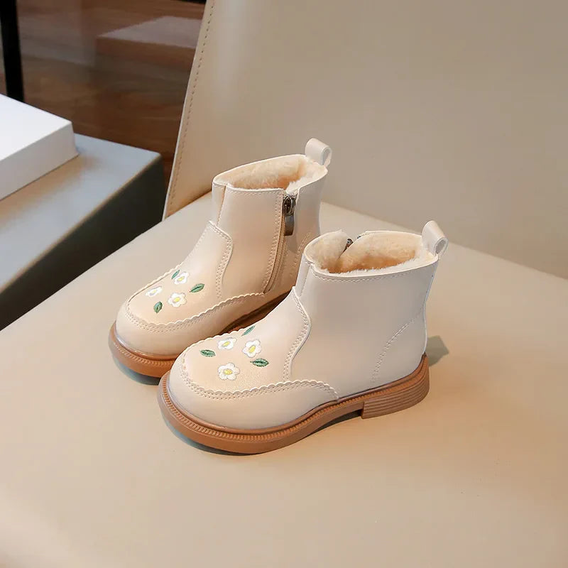 Warm & Bequem – Kinderstiefel mit Blumenstickerei und Reißverschluss