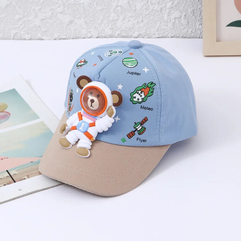 Sonnenlächeln – Kinder Baseballkappe mit Bärchen und Planetenmotiven