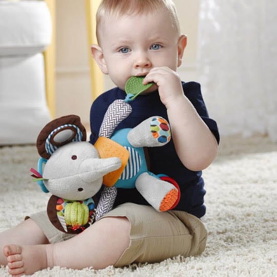 Sensorisches Baby Plüsch Spielzeug mit Rassel und Silikonaufsatz für das Zahnen