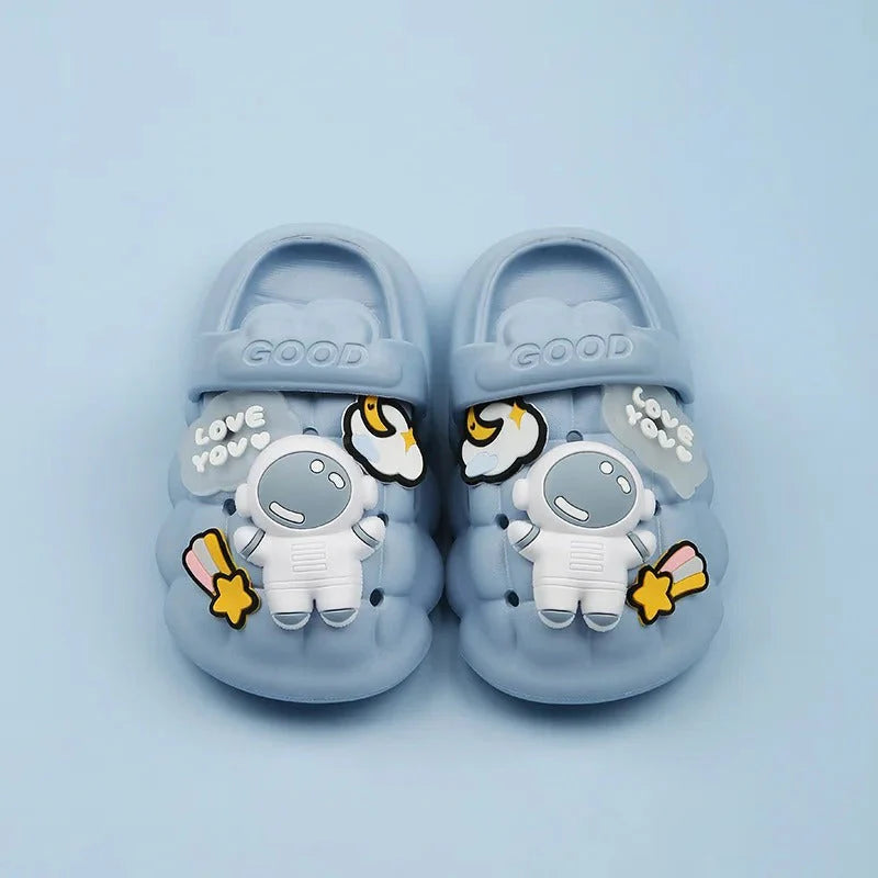 Lustiges Astronauten-Design Kinder-Hausschuhe mit 3D Aufklebern – Bequeme und Verspielte Schuhe