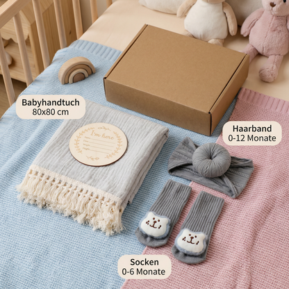 Baby Pflege Geschenkbox – Handtuch, Socken oder Haarband & Badebürste für Neugeborene